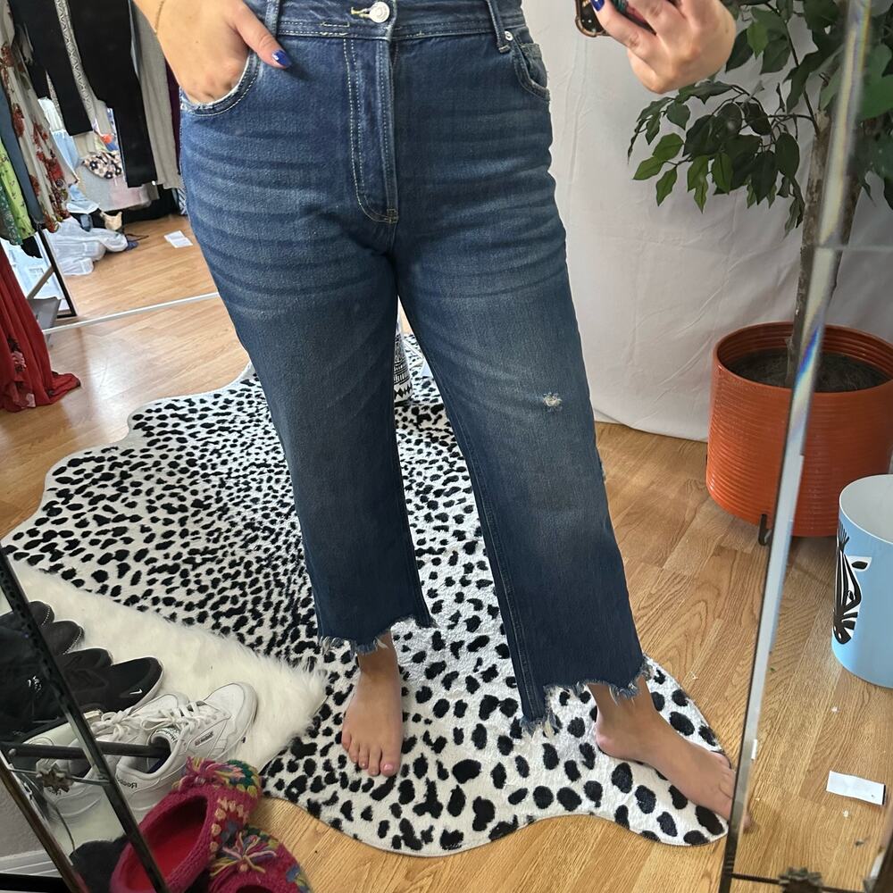 We The Free Distressed Cropped Denim Frayed Hem Jeans Blue Size 29 - Picture 5 of 8